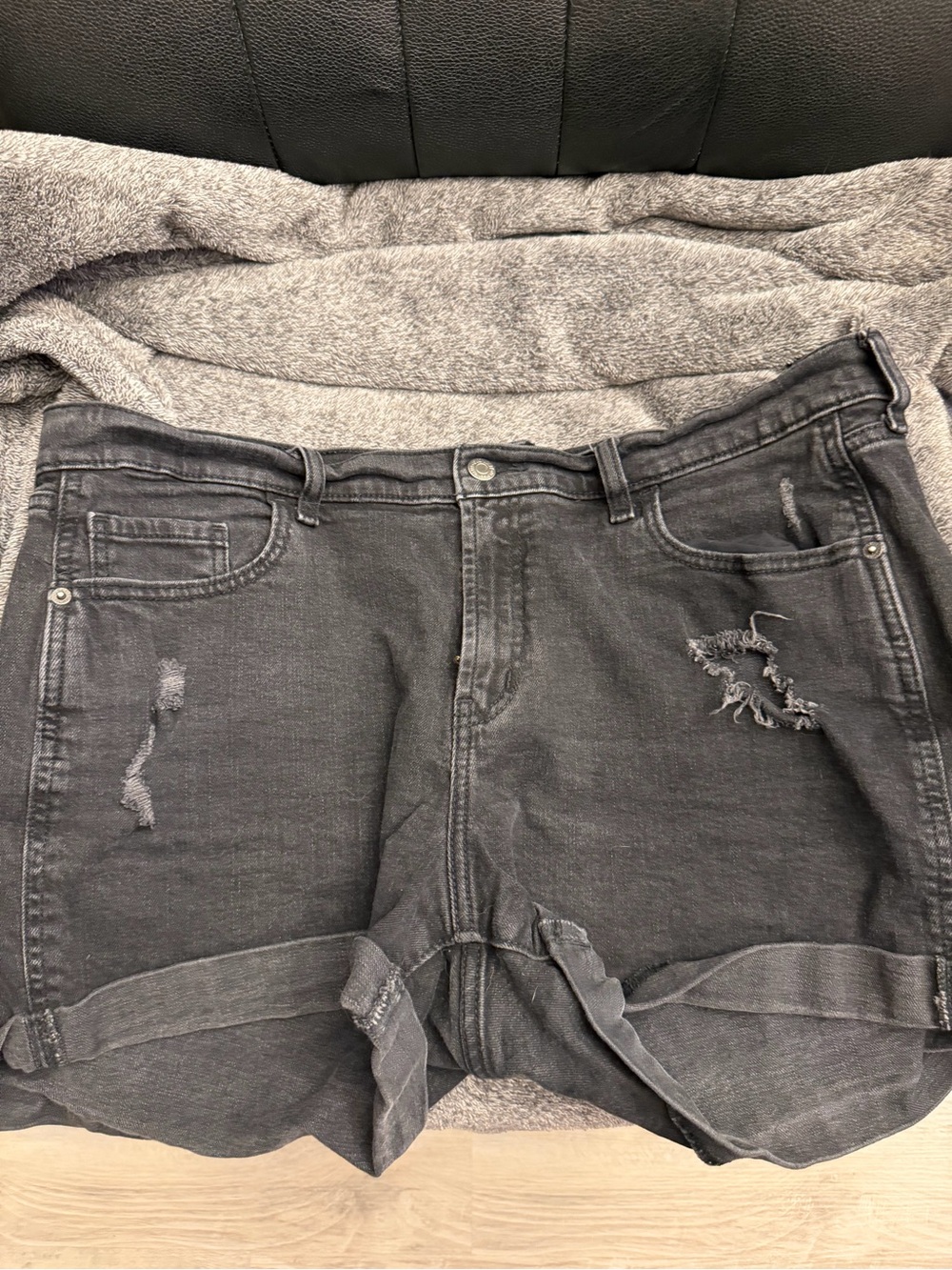 Old Navy Black Distressed Women’s Denim Shorts